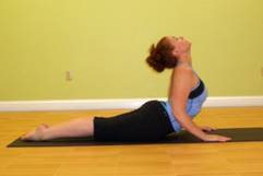 http://2.bp.blogspot.com/-Z3nF6E-NGC4/TpcdwXCg59I/AAAAAAAAKHU/4W2Yt6K_mDc/s1600/Bhujangasana.jpg